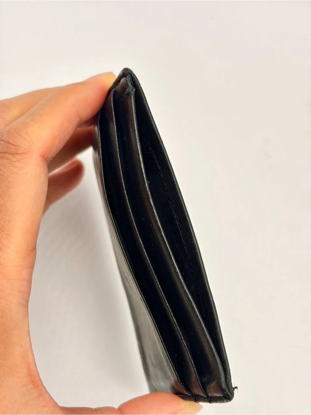 TUMI Black Delta SLG Slim Card Case Money Clip Leather Mens Wallet